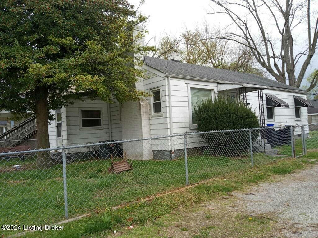 1214 QUEEN AVE, LOUISVILLE, KY 40215, photo 1 of 8