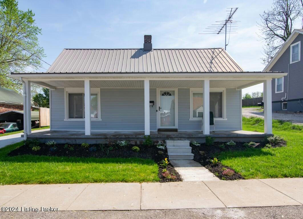 108 W FOREST AVE, HODGENVILLE, KY 42748, photo 1 of 37