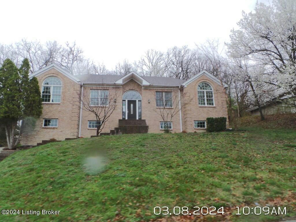 2907 WINDSOR FOREST DR, LOUISVILLE, KY 40272, photo 1 of 20